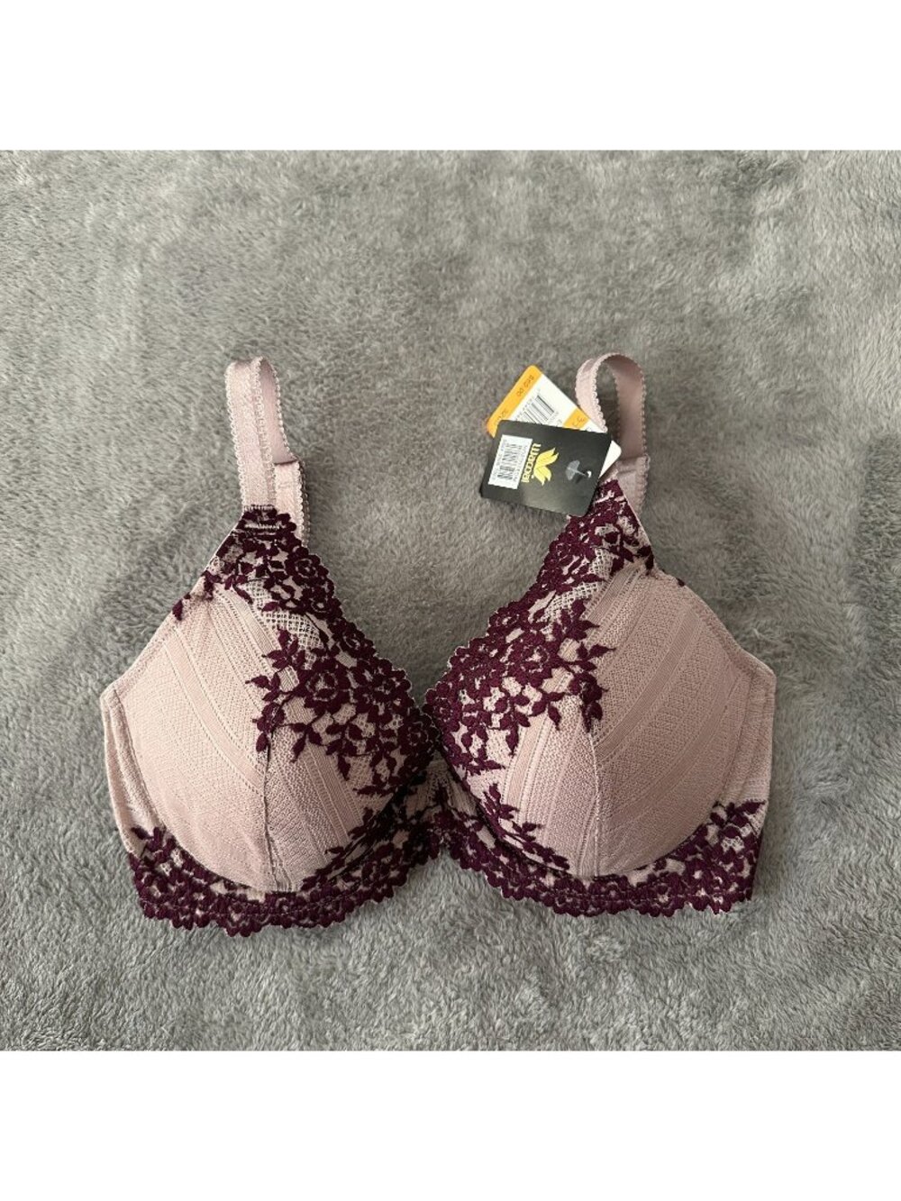Wacoal “Embrace Lace” fully lined bra: Mauve with Burgundy Lace 32E / 32DD